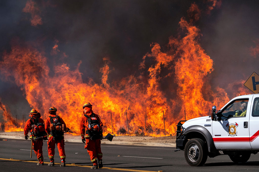 Firefighting efforts during the wildfire in Simi Valley, California